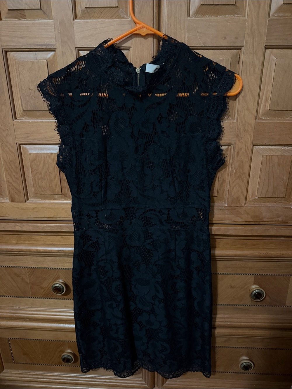 Black Lace Cap-Sleeve Dress - Classic Evening Style